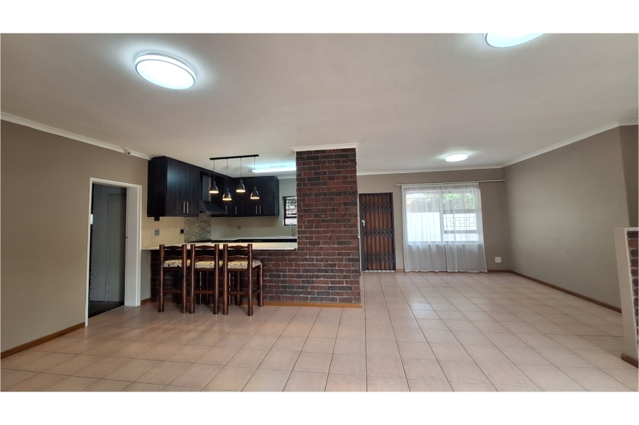 3 Bedroom Property for Sale in Middedorp Western Cape